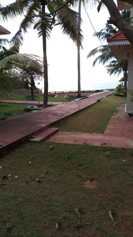 Seashore Beach Resort Varkala Exteriör bild