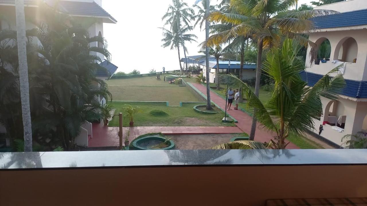 Seashore Beach Resort Varkala Exteriör bild