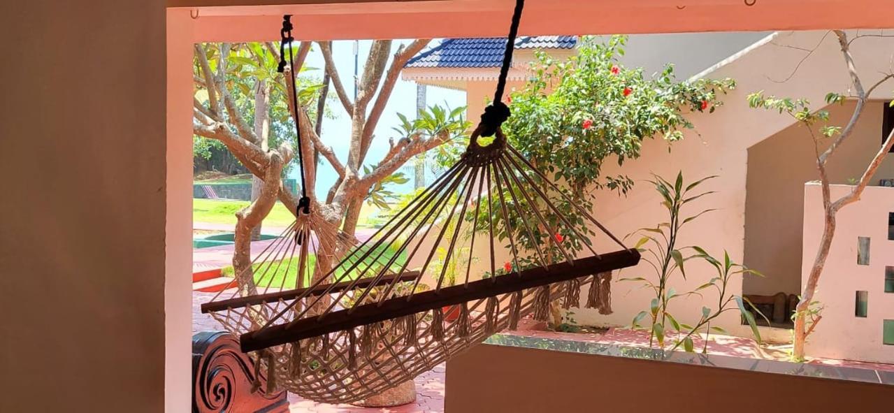 Seashore Beach Resort Varkala Exteriör bild
